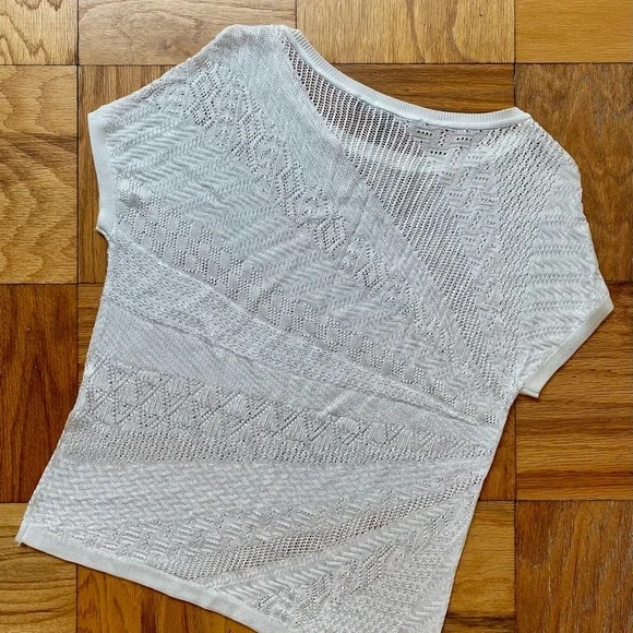 WHBM XS White Knit Tee w/Stone Details - Picture 2 of 4